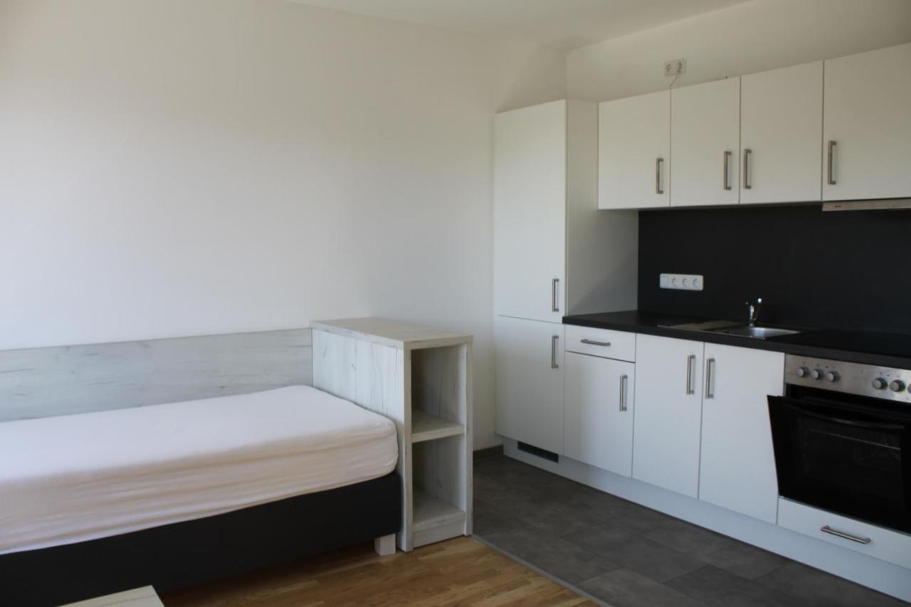 1 Zimmer Studioapartment Mit Bis Zu 2 Einzelbetten In Der Land Of Living Kelheim Exterior foto